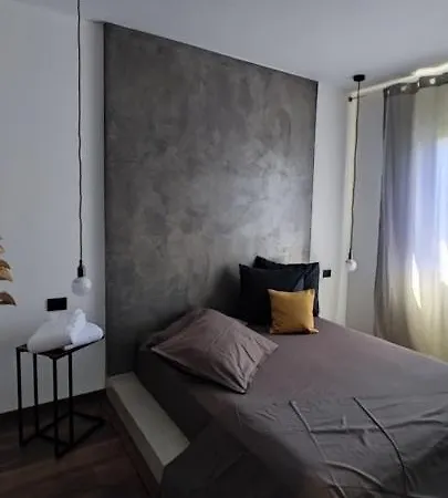 Attico Vista Mare Apartment *